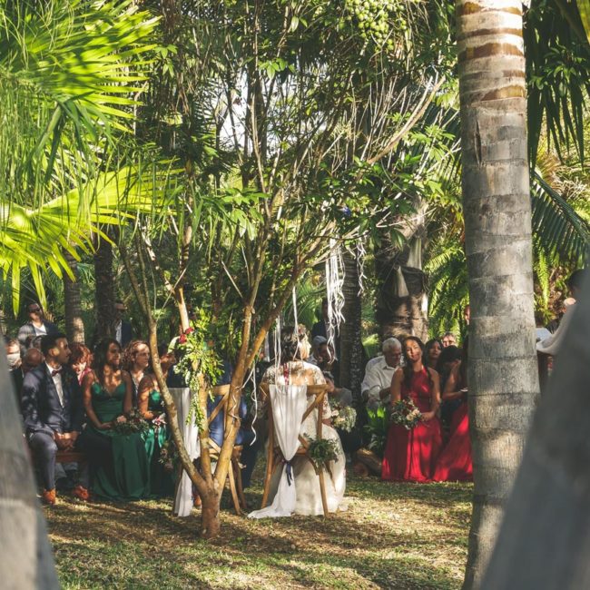 Une cérémonie de mariage en pleine nature au site événementiel du Jardin d'Ama.
